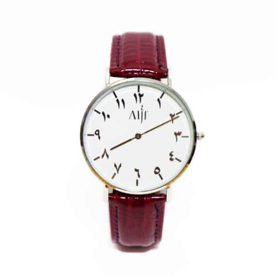 Montre femme fond blanc bracelet prune